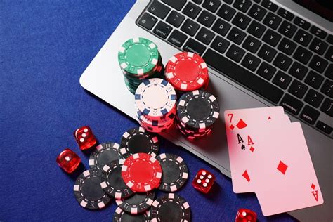 3 Card Poker Strategy: Mastering the Odds to Beat .